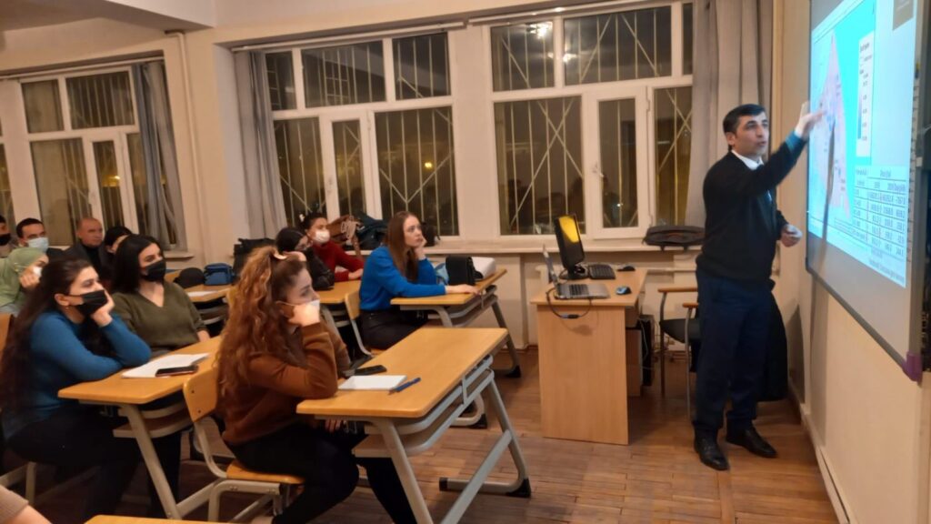 ADPU-da “Elmi tədqiqat işlərinin aparılmasında CİS texnologiyasının tətbiqi” mövzusunda maarifləndirici seminar keçirilib